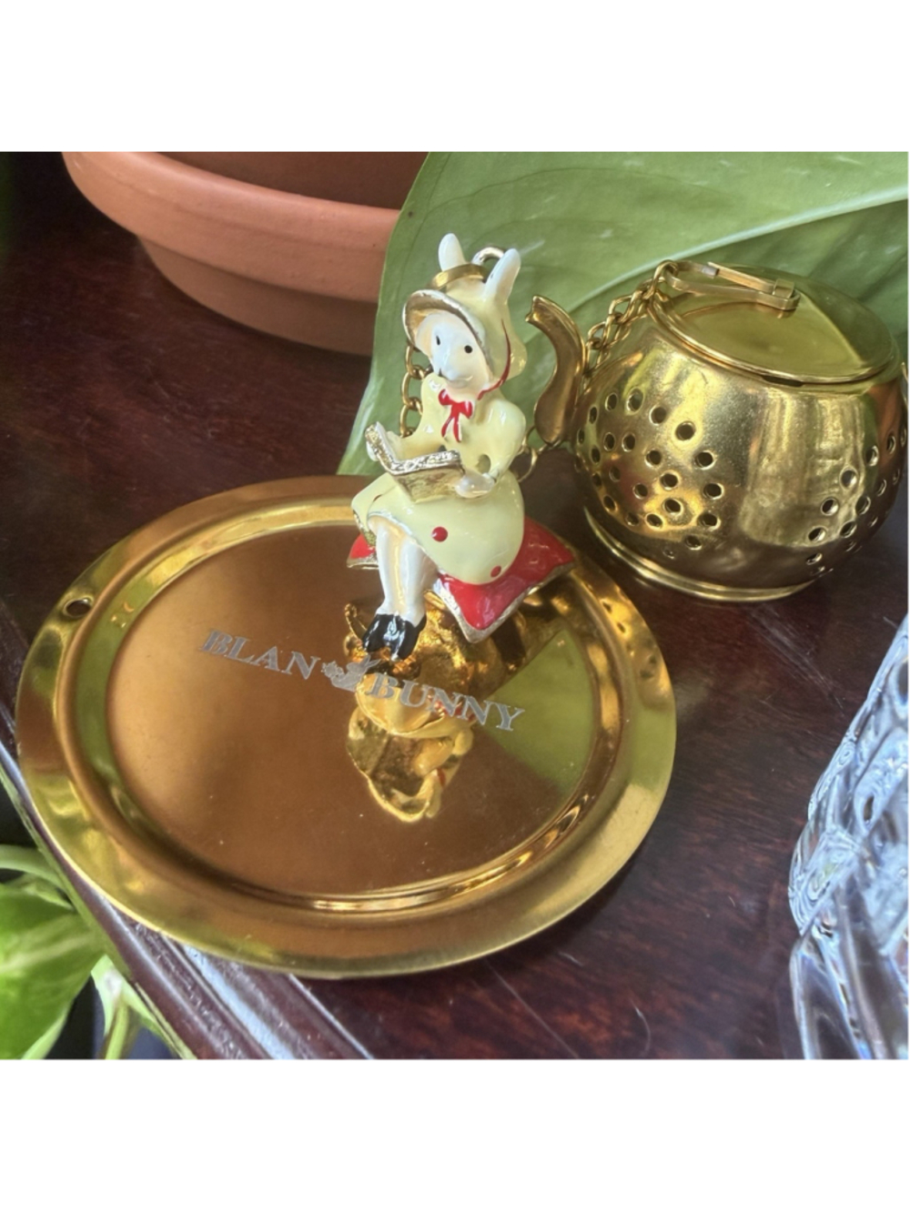 BlanBunny Miss Green Apple Tea Infuser & Bunny Pendant Alice’s Adventures